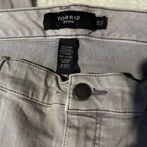 🌻Torrid Women's Light Gray Denim Jeans